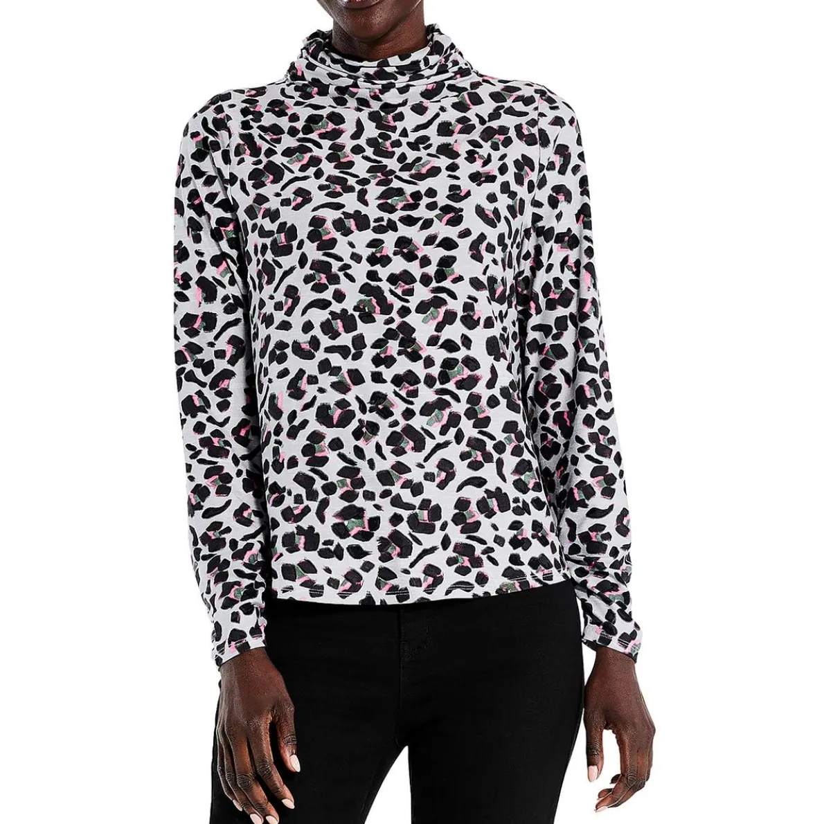 Cheetah Pop Turtleneck Turtleneck Top